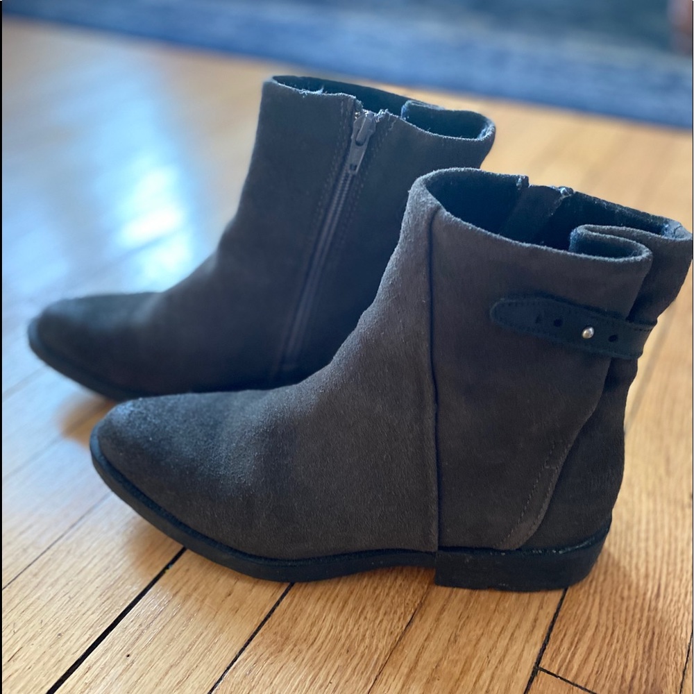 SIZE 6 COUGAR WATERPROOF BOOTS